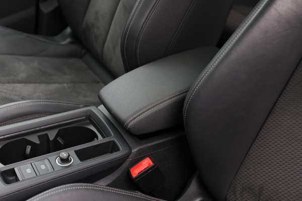 Audi Q3 Sportback 40 TFSI Quattro S-Line *Pano*Camera*Trekhaak*Elek. Stoelen* Audi Q3 Sportback 40 TFSI Quattro S-Line *Pano*Camera*Trekhaak*Elek. Stoelen*