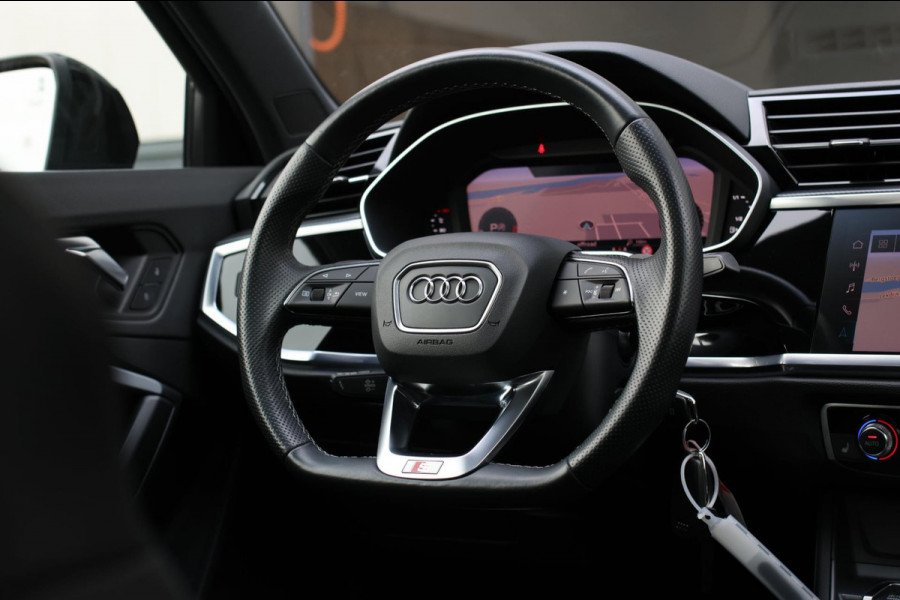 Audi Q3 Sportback 40 TFSI Quattro S-Line *Pano*Camera*Trekhaak*Elek. Stoelen* Audi Q3 Sportback 40 TFSI Quattro S-Line *Pano*Camera*Trekhaak*Elek. Stoelen*