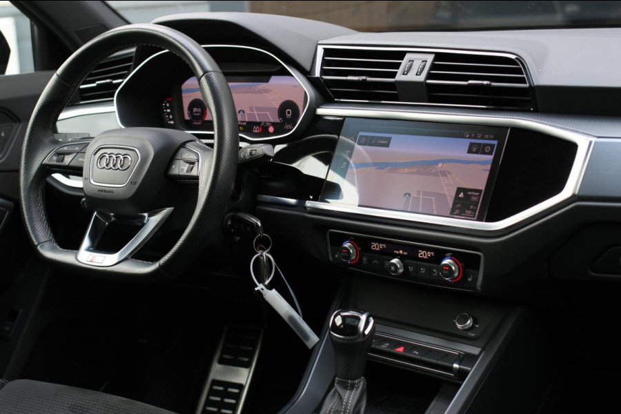 Audi Q3 Sportback 40 TFSI Quattro S-Line *Pano*Camera*Trekhaak*Elek. Stoelen* Audi Q3 Sportback 40 TFSI Quattro S-Line *Pano*Camera*Trekhaak*Elek. Stoelen*