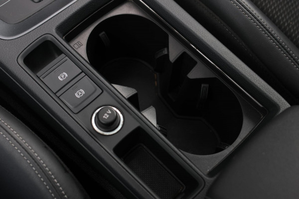 Audi Q3 Sportback 40 TFSI Quattro S-Line *Pano*Camera*Trekhaak*Elek. Stoelen* Audi Q3 Sportback 40 TFSI Quattro S-Line *Pano*Camera*Trekhaak*Elek. Stoelen*