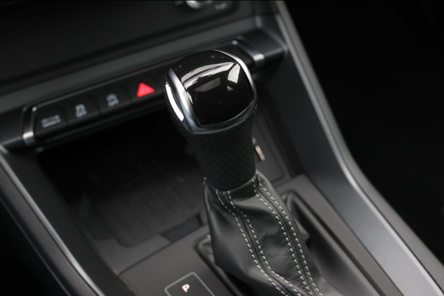 Audi Q3 Sportback 40 TFSI Quattro S-Line *Pano*Camera*Trekhaak*Elek. Stoelen* Audi Q3 Sportback 40 TFSI Quattro S-Line *Pano*Camera*Trekhaak*Elek. Stoelen*