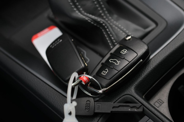 Audi Q3 Sportback 40 TFSI Quattro S-Line *Pano*Camera*Trekhaak*Elek. Stoelen* Audi Q3 Sportback 40 TFSI Quattro S-Line *Pano*Camera*Trekhaak*Elek. Stoelen*