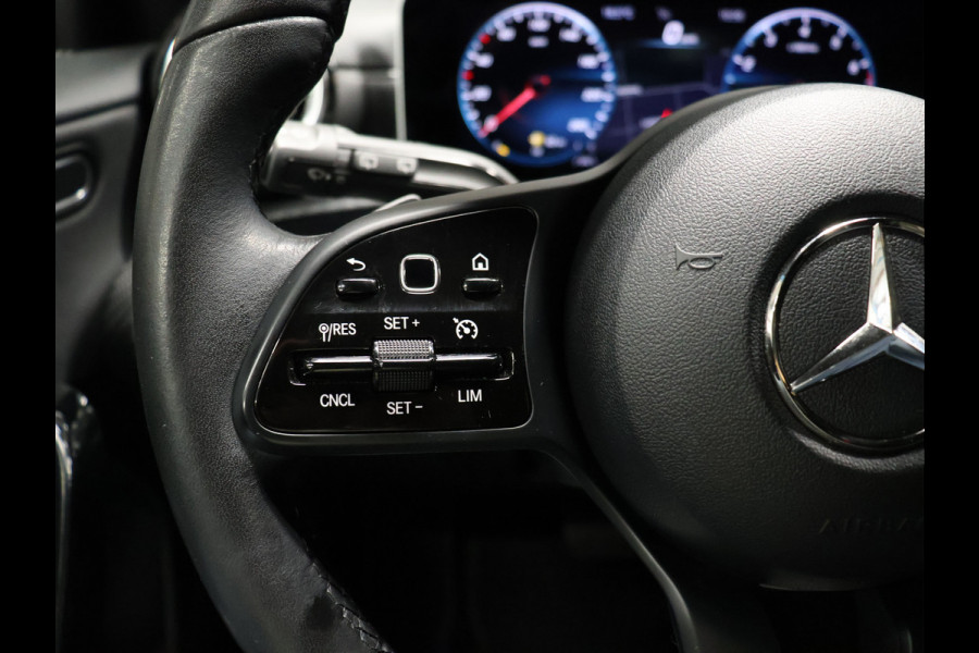 Mercedes-Benz A-Klasse 180 Sport [DIGITAL DASHBOARD, CAMERA, HALF LEDER, STOELVERWARMING, PDC V+A, BLUETOOTH, CRUISE, CLIMATE, NIEUWSTAAT]