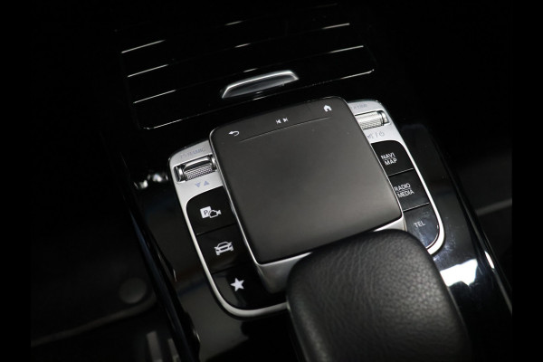 Mercedes-Benz A-Klasse 180 Sport [DIGITAL DASHBOARD, CAMERA, HALF LEDER, STOELVERWARMING, PDC V+A, BLUETOOTH, CRUISE, CLIMATE, NIEUWSTAAT]