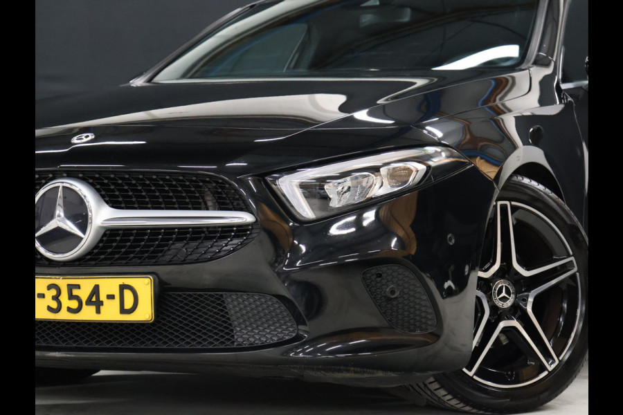 Mercedes-Benz A-Klasse 180 Sport [DIGITAL DASHBOARD, CAMERA, HALF LEDER, STOELVERWARMING, PDC V+A, BLUETOOTH, CRUISE, CLIMATE, NIEUWSTAAT]
