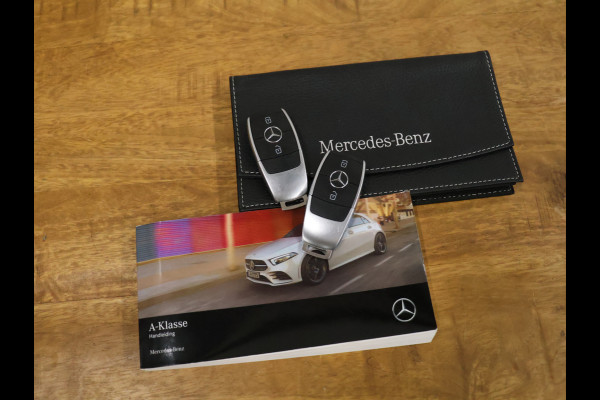 Mercedes-Benz A-Klasse 180 Sport [DIGITAL DASHBOARD, CAMERA, HALF LEDER, STOELVERWARMING, PDC V+A, BLUETOOTH, CRUISE, CLIMATE, NIEUWSTAAT]