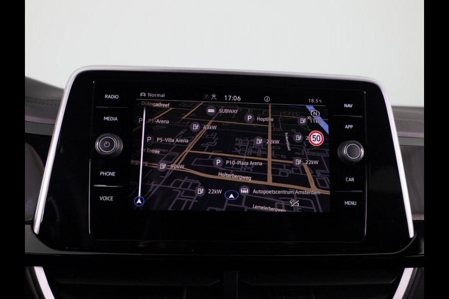 Volkswagen T-Roc 1.5 TSI R-Line 150 PK DSG | Navigatie | Trekhaak afneembaar | ErgoActive Stoel Pakket | Parkeercamera |