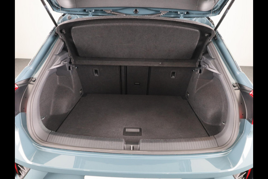 Volkswagen T-Roc 1.5 TSI R-Line 150 PK DSG | Navigatie | Trekhaak afneembaar | ErgoActive Stoel Pakket | Parkeercamera |