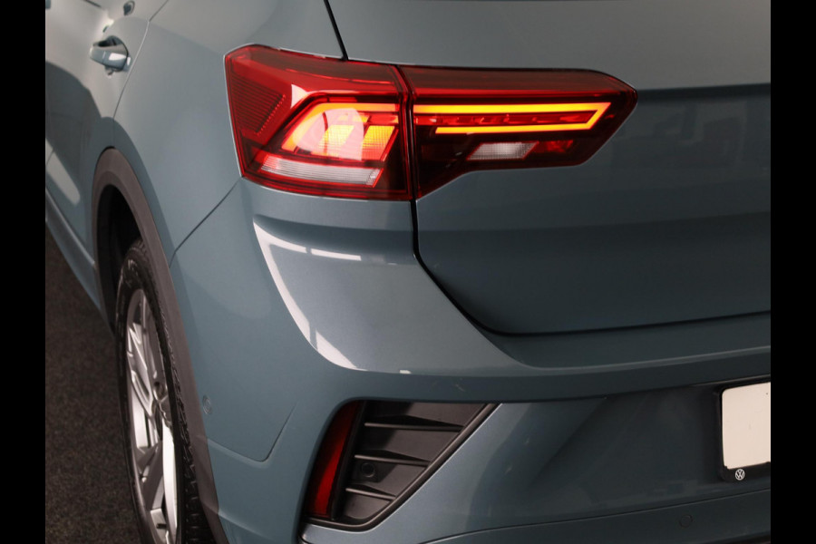 Volkswagen T-Roc 1.5 TSI R-Line 150 PK DSG | Navigatie | Trekhaak afneembaar | ErgoActive Stoel Pakket | Parkeercamera |