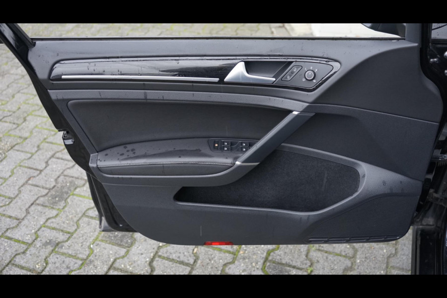 Volkswagen Golf 1.4 TSI Highline AUTOMAAT-ACC-KEYLESS-LEDER-PANORAMA-PDC-VIRTUEEL-STOELVERWARMING