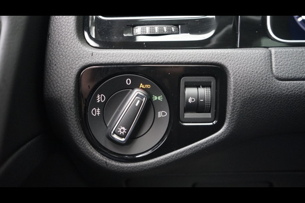 Volkswagen Golf 1.4 TSI Highline AUTOMAAT-ACC-KEYLESS-LEDER-PANORAMA-PDC-VIRTUEEL-STOELVERWARMING