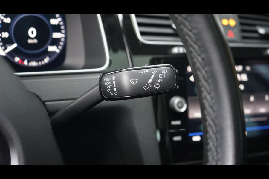 Volkswagen Golf 1.4 TSI Highline AUTOMAAT-ACC-KEYLESS-LEDER-PANORAMA-PDC-VIRTUEEL-STOELVERWARMING