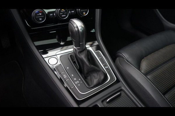 Volkswagen Golf 1.4 TSI Highline AUTOMAAT-ACC-KEYLESS-LEDER-PANORAMA-PDC-VIRTUEEL-STOELVERWARMING