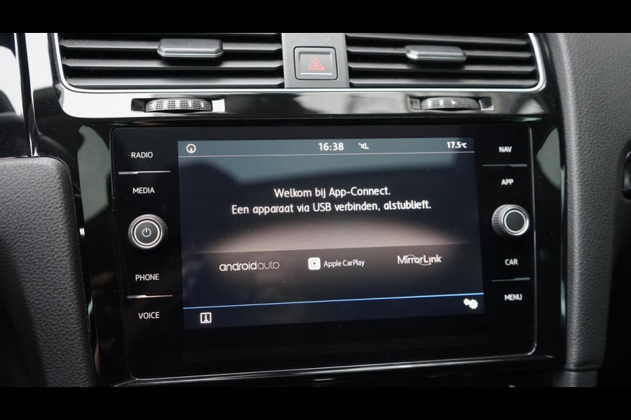 Volkswagen Golf 1.4 TSI Highline AUTOMAAT-ACC-KEYLESS-LEDER-PANORAMA-PDC-VIRTUEEL-STOELVERWARMING