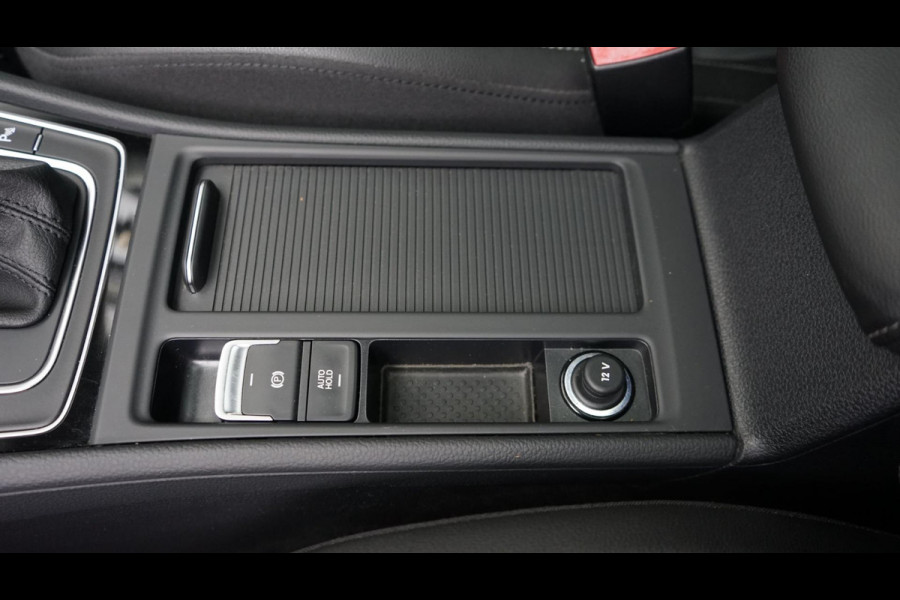 Volkswagen Golf 1.4 TSI Highline AUTOMAAT-ACC-KEYLESS-LEDER-PANORAMA-PDC-VIRTUEEL-STOELVERWARMING