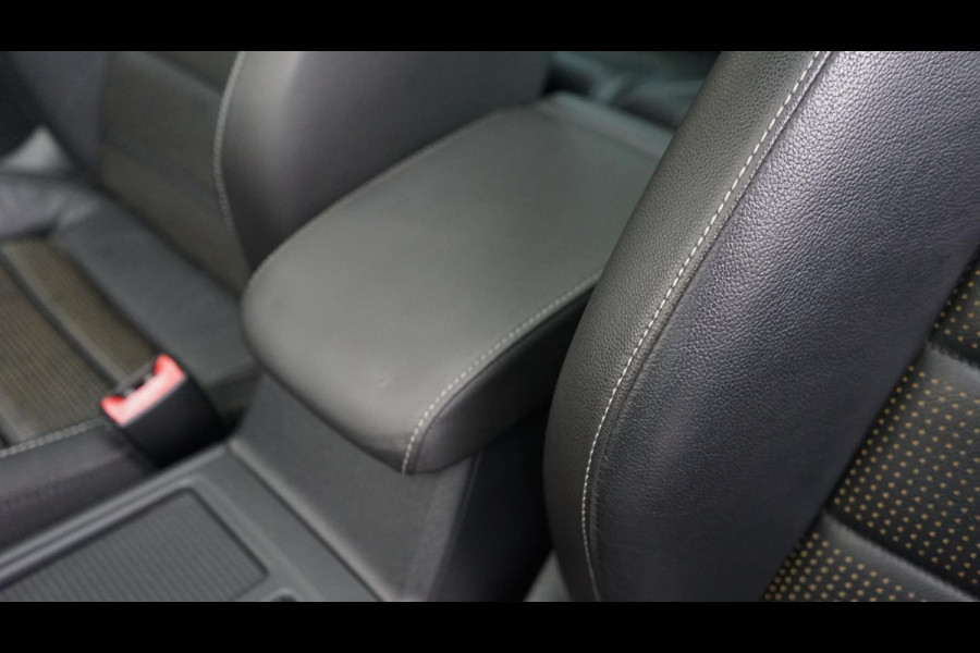 Volkswagen Golf 1.4 TSI Highline AUTOMAAT-ACC-KEYLESS-LEDER-PANORAMA-PDC-VIRTUEEL-STOELVERWARMING