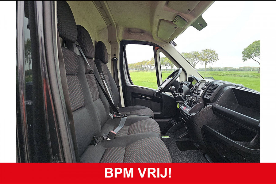 Peugeot Boxer 330 2.2 BlueHDi 120 L2H2 Premium Navi Airco NAP Trekhaak 120Pk Euro6!