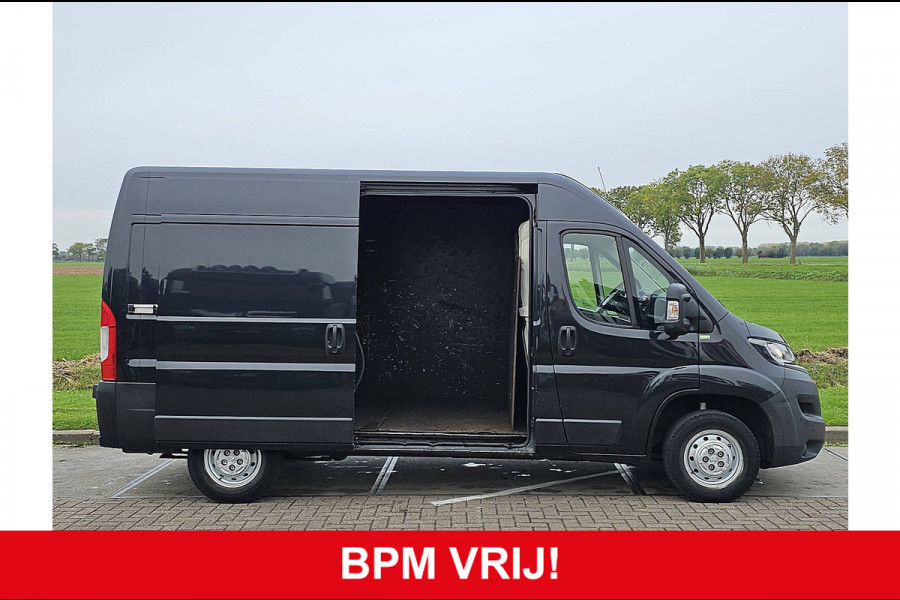 Peugeot Boxer 330 2.2 BlueHDi 120 L2H2 Premium Navi Airco NAP Trekhaak 120Pk Euro6!