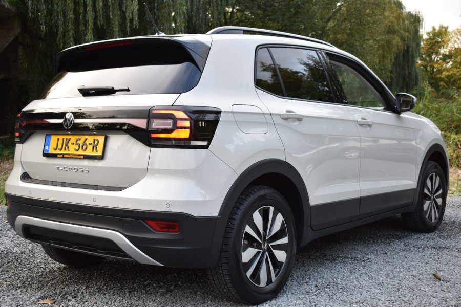 Volkswagen T-Cross TSI 110PK DSG STYLE NAVI/CARPLAY/PARKEERSENSOREN