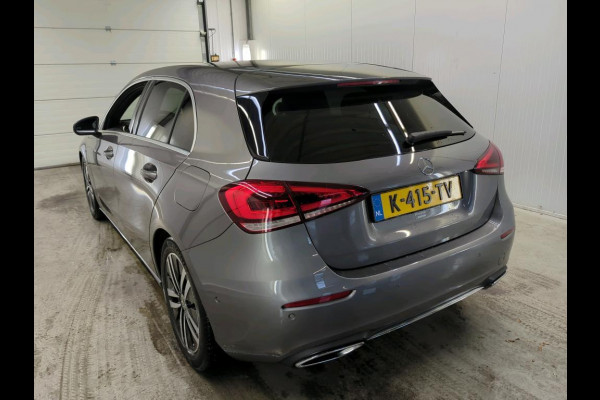 Mercedes-Benz A-Klasse 160 Business Solution Luxury Navigatie Apple Carplay/Android Auto Camera Parkeersensoren Cruise Control Stoelverwarming Virtual Cockpit Lichtmetalen velgen Climate Control