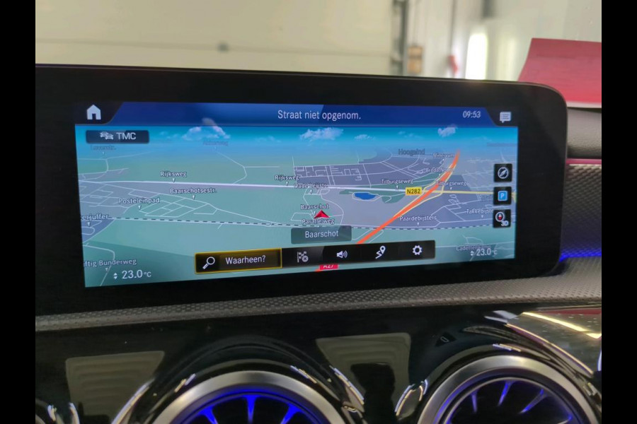 Mercedes-Benz A-Klasse 160 Business Solution Luxury Navigatie Apple Carplay/Android Auto Camera Parkeersensoren Cruise Control Stoelverwarming Virtual Cockpit Lichtmetalen velgen Climate Control