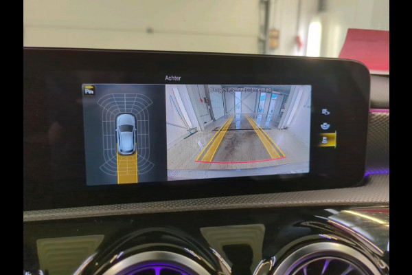 Mercedes-Benz A-Klasse 160 Business Solution Luxury Navigatie Apple Carplay/Android Auto Camera Parkeersensoren Cruise Control Stoelverwarming Virtual Cockpit Lichtmetalen velgen Climate Control