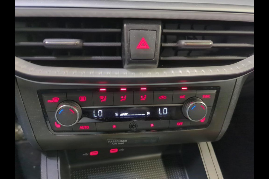 Seat Ibiza 1.0 EcoTSI Style Business Connect Navigatie Apple Carplay/Android Auto Parkeersensoren Cruise Control Stoelverwarming Virtual Cockpit Lichtmetalen velgen Climate Control