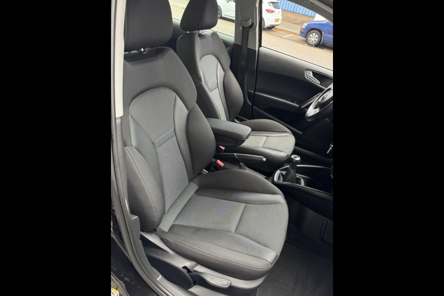 Audi A1 Sportback 1.0 TFSI Sport - Airco I Sport interieur & velgen I PDC I Veiligheid pakket I Dealer onderhouden