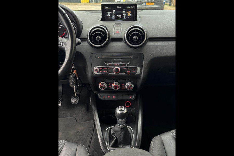 Audi A1 Sportback 1.0 TFSI Sport - Airco I Sport interieur & velgen I PDC I Veiligheid pakket I Dealer onderhouden