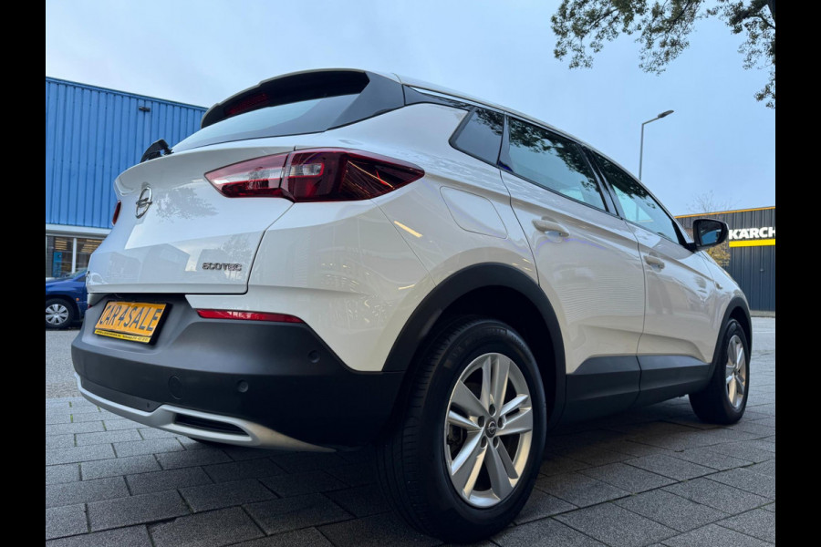 Opel Grandland X 1.2 Turbo Business Elegance - Navigatie I Airco I Sport velgen I Achteruitrij camera I PDC I Dealer onderhouden Opel Grandland X 1.2 Turbo Business Elegance - Navigatie I Airco I Sport velgen I Achteruitrij camera I PDC I Dealer onderhouden