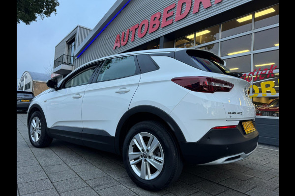 Opel Grandland X 1.2 Turbo Business Elegance - Navigatie I Airco I Sport velgen I Achteruitrij camera I PDC I Dealer onderhouden Opel Grandland X 1.2 Turbo Business Elegance - Navigatie I Airco I Sport velgen I Achteruitrij camera I PDC I Dealer onderhouden