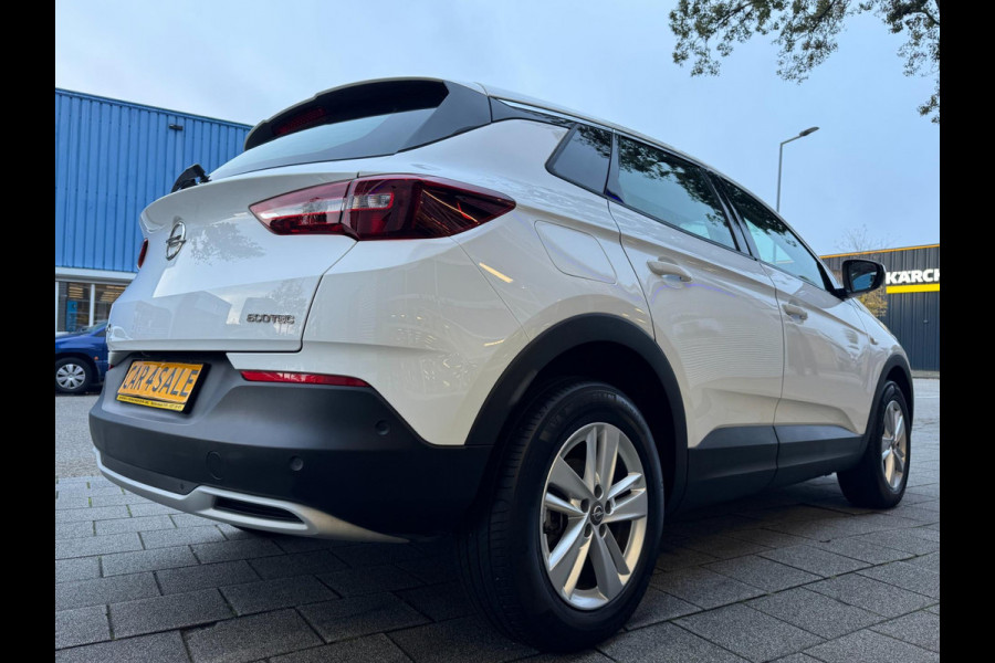 Opel Grandland X 1.2 Turbo Business Elegance - Navigatie I Airco I Sport velgen I Achteruitrij camera I PDC I Dealer onderhouden Opel Grandland X 1.2 Turbo Business Elegance - Navigatie I Airco I Sport velgen I Achteruitrij camera I PDC I Dealer onderhouden