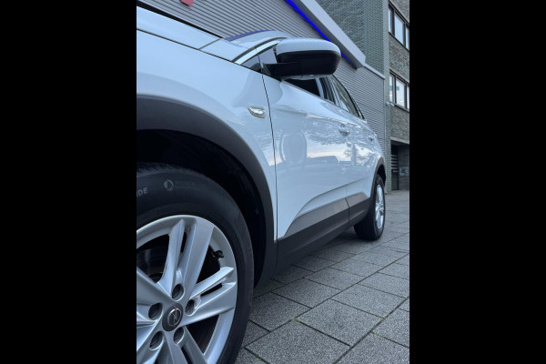 Opel Grandland X 1.2 Turbo Business Elegance - Navigatie I Airco I Sport velgen I Achteruitrij camera I PDC I Dealer onderhouden Opel Grandland X 1.2 Turbo Business Elegance - Navigatie I Airco I Sport velgen I Achteruitrij camera I PDC I Dealer onderhouden