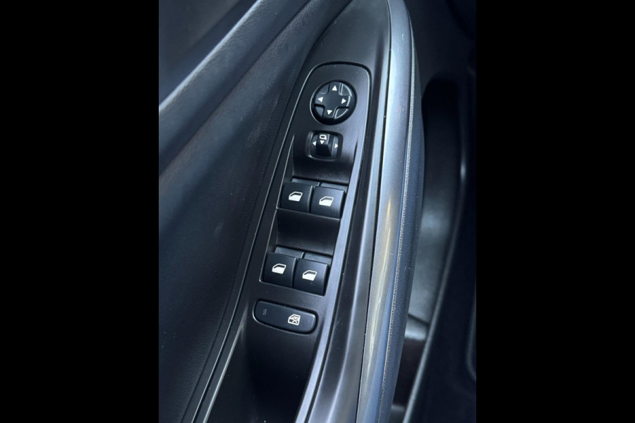 Opel Grandland X 1.2 Turbo Business Elegance - Navigatie I Airco I Sport velgen I Achteruitrij camera I PDC I Dealer onderhouden Opel Grandland X 1.2 Turbo Business Elegance - Navigatie I Airco I Sport velgen I Achteruitrij camera I PDC I Dealer onderhouden