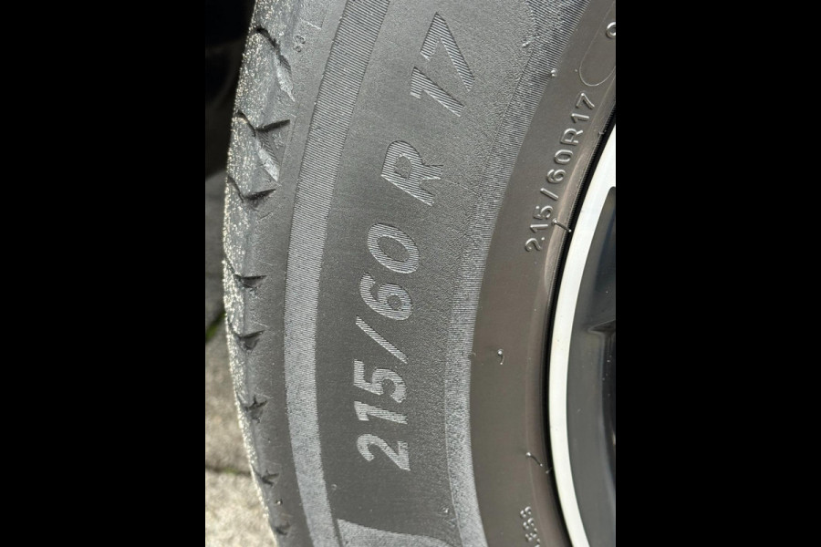 Peugeot 2008 1.2 PureTech Allure 131PK - Navigatie I LED/PDC I Achteruitrij camera I Airco I Sport velgen I Dealer onderhouden