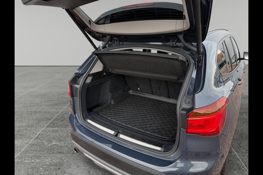 BMW X1 sDrive18i 136pk High Executive Automaat BMW X1 sDrive18i 136pk High Executive Automaat