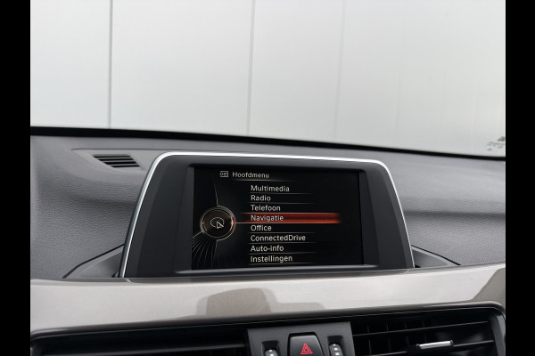 BMW X1 sDrive18i 136pk High Executive Automaat BMW X1 sDrive18i 136pk High Executive Automaat
