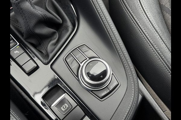 BMW X1 sDrive18i 136pk High Executive Automaat BMW X1 sDrive18i 136pk High Executive Automaat