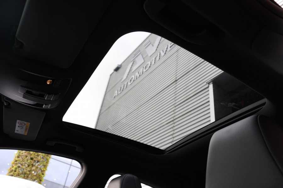 Mercedes-Benz CLA-Klasse Shooting Brake 180 AMG | Panoramadak | Camera | Stoelverwarming | Navigatie | Bi-Xenon | Facelift | Trekhaak afneembaar | F1 Flippers | NAP Logisch | Nieuwe APK Mercedes-Benz CLA-Klasse Shooting Brake 180 AMG | Panoramadak | Camera | Stoelverwarming | Navigatie | Bi-Xenon | Facelift | Trekhaak afneembaar | F1 Flippers | NAP Logisch | Nieuwe APK