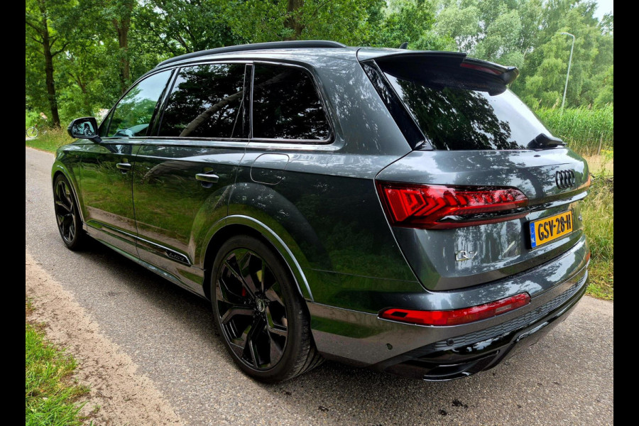 Audi Q7 60 TFSI e quattro Competition . Head-up . Sportstoelen. Panodak Audi Q7 60 TFSI e quattro Competition . Head-up . Sportstoelen. Panodak
