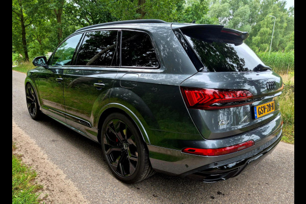 Audi Q7 60 TFSI e quattro Competition . Head-up . Sportstoelen. Panodak Audi Q7 60 TFSI e quattro Competition . Head-up . Sportstoelen. Panodak