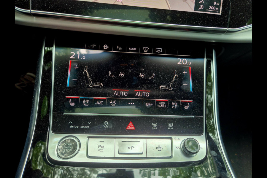 Audi Q7 60 TFSI e quattro Competition . Head-up . Sportstoelen. Panodak Audi Q7 60 TFSI e quattro Competition . Head-up . Sportstoelen. Panodak