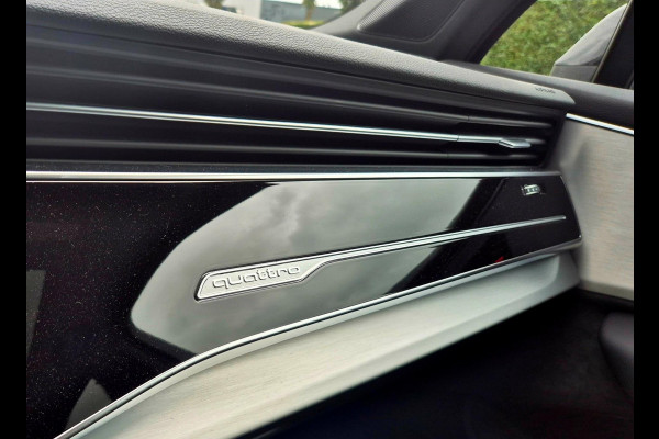 Audi Q7 60 TFSI e quattro Competition . Head-up . Sportstoelen. Panodak Audi Q7 60 TFSI e quattro Competition . Head-up . Sportstoelen. Panodak