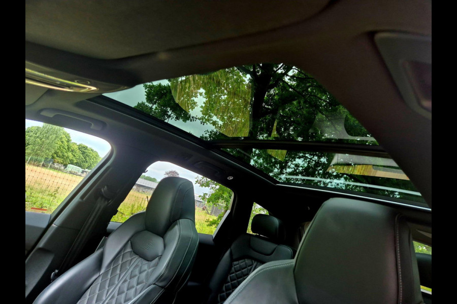 Audi Q7 60 TFSI e quattro Competition . Head-up . Sportstoelen. Panodak Audi Q7 60 TFSI e quattro Competition . Head-up . Sportstoelen. Panodak