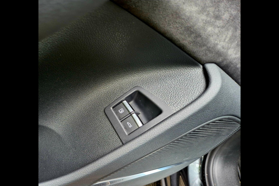 Audi Q7 60 TFSI e quattro Competition . Head-up . Sportstoelen. Panodak Audi Q7 60 TFSI e quattro Competition . Head-up . Sportstoelen. Panodak