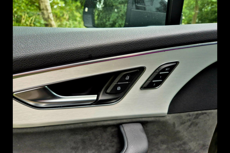 Audi Q7 60 TFSI e quattro Competition . Head-up . Sportstoelen. Panodak Audi Q7 60 TFSI e quattro Competition . Head-up . Sportstoelen. Panodak