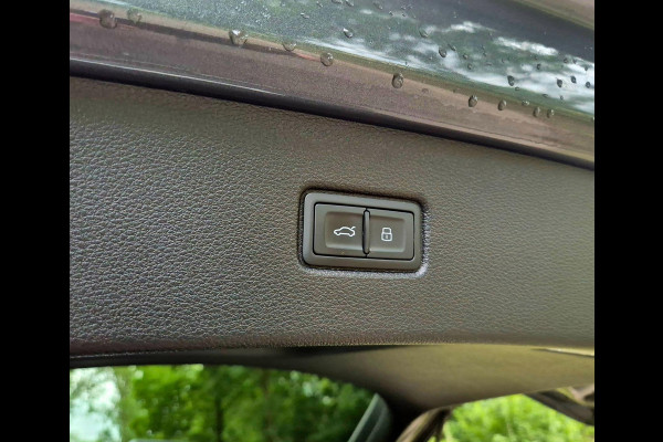 Audi Q7 60 TFSI e quattro Competition . Head-up . Sportstoelen. Panodak Audi Q7 60 TFSI e quattro Competition . Head-up . Sportstoelen. Panodak