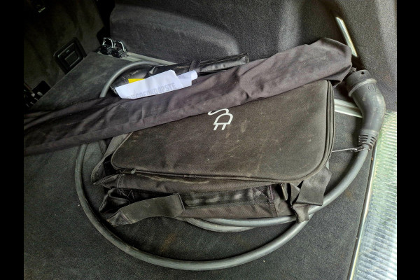 Audi Q7 60 TFSI e quattro Competition . Head-up . Sportstoelen. Panodak Audi Q7 60 TFSI e quattro Competition . Head-up . Sportstoelen. Panodak