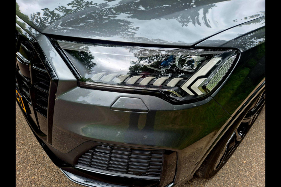 Audi Q7 60 TFSI e quattro Competition . Head-up . Sportstoelen. Panodak Audi Q7 60 TFSI e quattro Competition . Head-up . Sportstoelen. Panodak