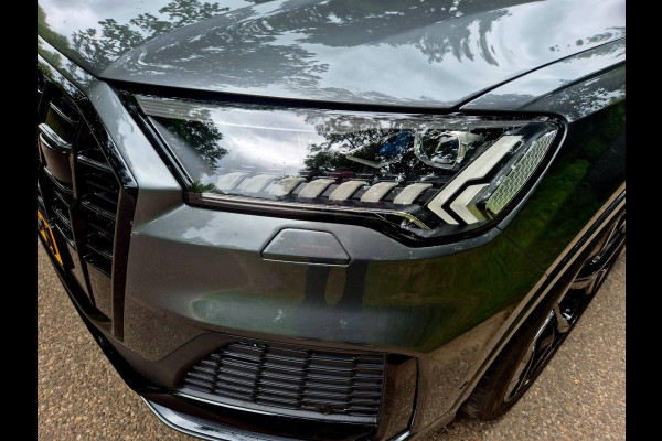 Audi Q7 60 TFSI e quattro Competition . Head-up . Sportstoelen. Panodak Audi Q7 60 TFSI e quattro Competition . Head-up . Sportstoelen. Panodak